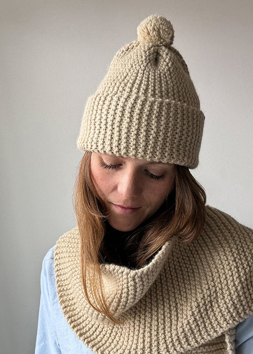 CLASSIC POM BEANIE KNITTING KIT