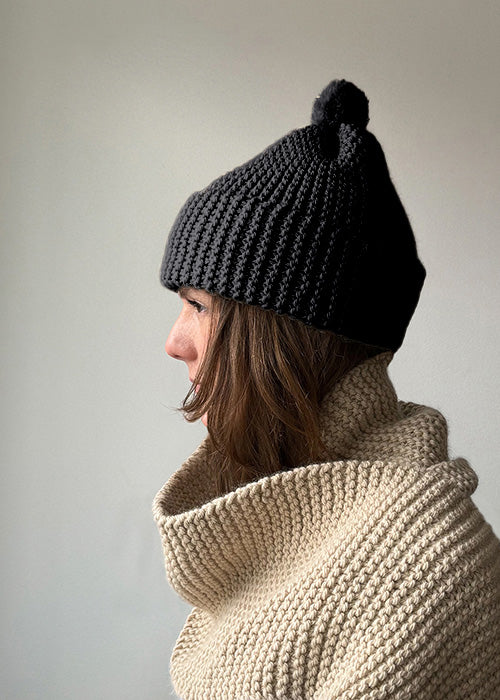 CLASSIC POM BEANIE KNITTING KIT