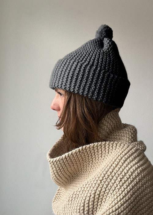 CLASSIC POM BEANIE KNITTING KIT