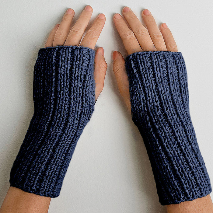 DIGITAL KNITTING PATTERN : WANDERLUST WRIST WARMERS